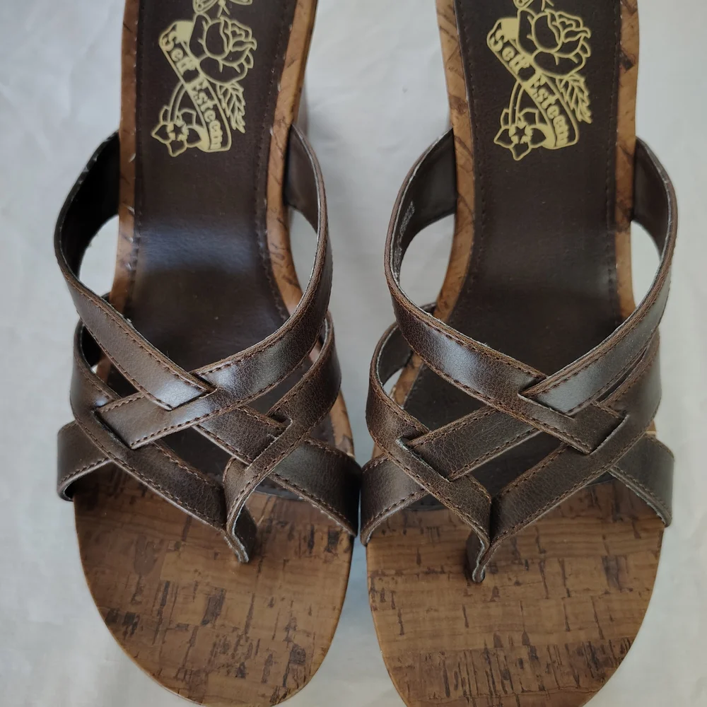 Self Esteem Brown Sandals Comfortable Thong Style - Picture 3 of 8